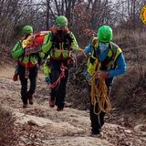 Padre e figlio scendono dal Summano in mountain bike. Caduta per un 61enne poi soccorso