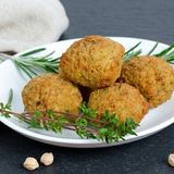 Polpette di Ceci Filanti: la Ricetta Vegetariana Golosa