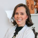 Abril Roxo: saiba mais sobre a adenomiose com a médica ginecologista Larissa Chaveiro