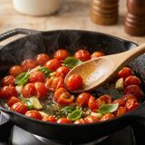 Pomodorini scoppiati: il metodo che uso per ottenere un sughetto irresistibile