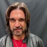 Juanes envía saludo especial por los 30 años de Boom Magazine