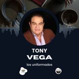 "Tony Vega: La Voz Elegante de la Salsa Romántica | Historia y Éxitos en Los Uniformados"