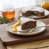 Torta pistacchio e mandorle in friggitrice ad aria: soffice, senza farina e perfetta anche se sei a dieta!