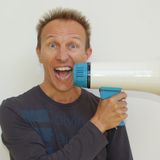 Cristiano Militello da striscia la notizia e radio101:" Ora piu' che mai, quando regalo un sorriso anche di pochi minuti sono gia contento"
