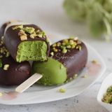 Gelati su stecco cremosi al pistacchio
