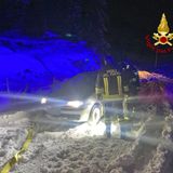 Bloccati nella neve, pompieri al Rifugio Granezza per cinque giovani