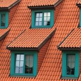 What are Advantages and Disadvantages of Tile Roofs?