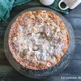 Torta con uva e nocciole