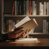 Más Allá de las Pantallas: El Refugio y la Fuerza de la Lectura