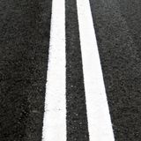 Podwójna linia ciągła oznacza zakaz wyprzedzania?