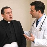 Offerta l'eutanasia a un sacerdote ricoverato per frattura all'anca