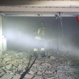 Allarme incendio in contrada, residenti e pompieri “soffocano” le fiamme sul nascere