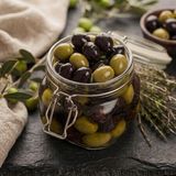 Olive in Salamoia Fatte in Casa: La Ricetta Facile (Verdi e Nere)
