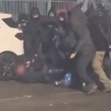 Guerriglia a Torino, scontri tra polizia e manifestanti al corteo per Askatasuna