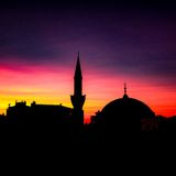 3 fra le domande in assoluto più gettonate fra musulmani e non musulmani durante questo mese: “cos’è il Ramadan?”, “perchè potete nemmeno be
