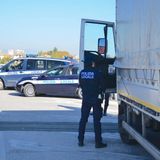Arrestato camionista: guidava con patente sospesa e documenti falsi