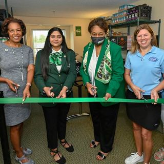 Georgia Gwinnett College Go Above Offering Education By Opening A Food Pantry