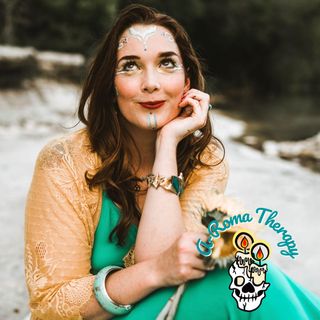 Episode 13 - Interview with Artist & Art Therapy Coach, Madelyne Oliver
