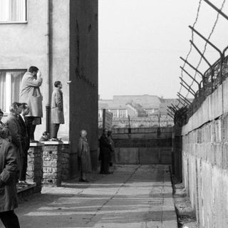 Berlinmuren rejses