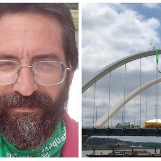 #TheNoAudiencePodcast -Man Climbs Bridge In Protest Of SupremeCourt Over- Turning Of Roe v/s Wade