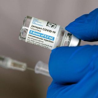 Vaccini avanti tutta nonostante lo stop a J&J. E cosa succede nel Sud del mondo?