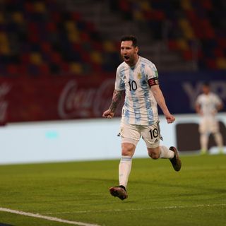 Gol de Argentina: Lionel Messi (de penal) 1-0