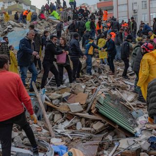 #Terremoto, tra i palazzi crollati si cercano i dispersi (da Adana il collaboratore ANSA Filippo Cicciù)