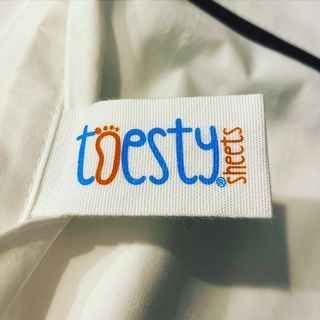 True BEDDING Story: Toesty Sheets
