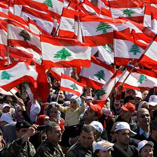"Il Libano affonda, sopravvive solo chi può pagare in dollari"