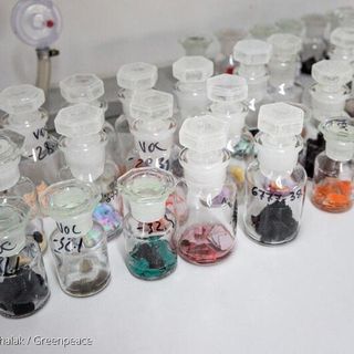 SHEIN: un nuovo studio rivela sostanze chimiche pericolose nei prodotti