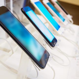 Vendite smartphone ancora in calo, Samsung leader