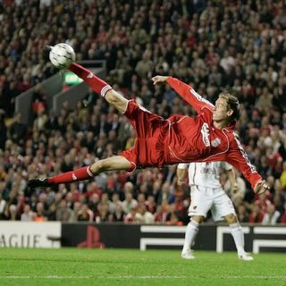 Peter Crouch: le prodezze di un robot di due metri