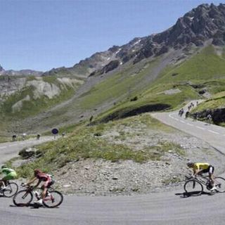Ciclismo, Vingegaard vince ad Hautacam e ipoteca il Tour de France