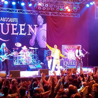 Green Day Crowd Singing Bohemian Rhapsody Live 2017