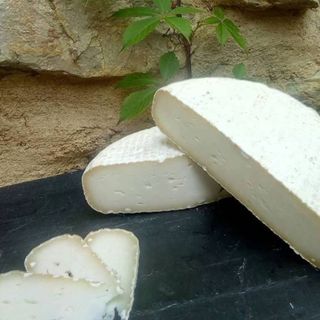 Quesos de pueblo: Productos alimentarios artesanales para reactivar la vida rural, con La dicha marbana y Repueblo2.23 Alimentos con futuro