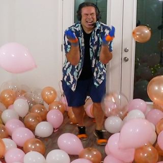 Full Show: The 600 balloon scavenger hunt