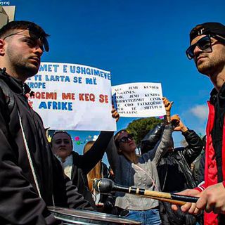 Tirana si ribella a oligarchi speculatori