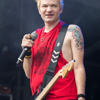 DOMKcast with Deryck Whibley of Sum 41