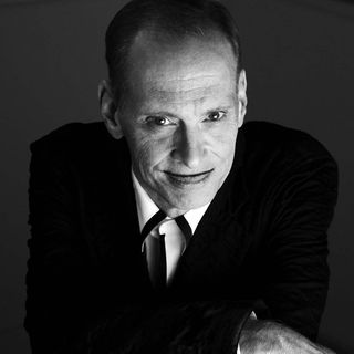 John Waters Legendary Director of Hair Spray & Cry Baby : Author & Tech Reporter Tripp Mickle : Dr. Strange & Dr. Who News TWIG 5/8/22