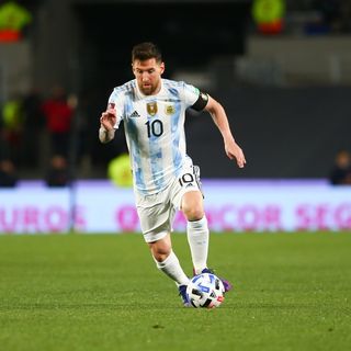Gol de Argentina: Lionel Messi 1-0
