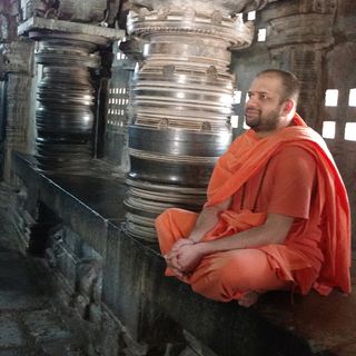 Swami Shivaprakashananda Saras