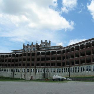 Unveiling the Supernatural Secrets of Waverly Hills Sanatorium: Exploring the Haunted History of Louisville's Paranormal Hotspot