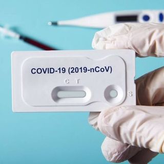 Coronavirus: 220.532 positivi. 294 decessi. Oms: “necessari vaccini contro Omicron”