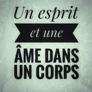 Un Esprit et Une Âme Dans un C