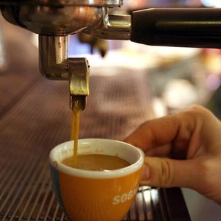 'Non trovo barista per 1300 euro', caffè chiude a Bologna