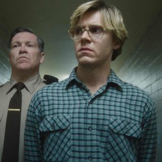 Serie tv Dhamer - il serial killer di Milwaukee. Analisi irriverente di Maurizio Corte