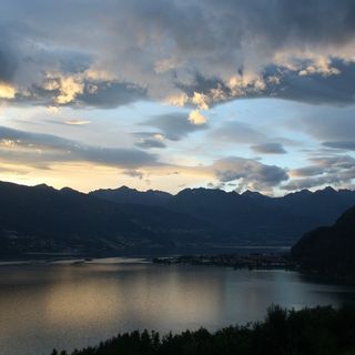 Nientedimeno - Quella frontiera sul lago di Como - Como