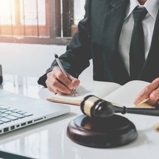 Elliott Dear Lawyer | Corporate lawyer's selection process