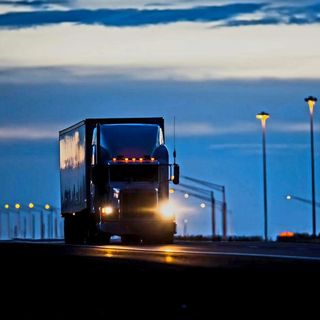 Truckers After Dark   Great Guest! And Music To Keep You Rolling!