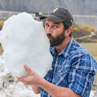 Snowfarming, conservare la neve per l'inverno - Intervista a Gianluca Barp, val Formazza